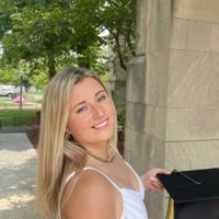 Alexandra Schaffer's profile picture