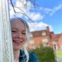 Karen Wild's profile picture